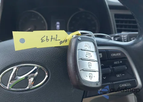 2018 Hyundai Elantra Value Edition z USA, uszkodzony, nr VIN 5NPD84LF0JH286020